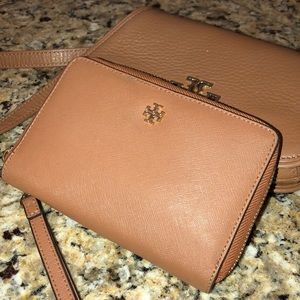 Tory Burch Smartphone Wallet & Wristlet